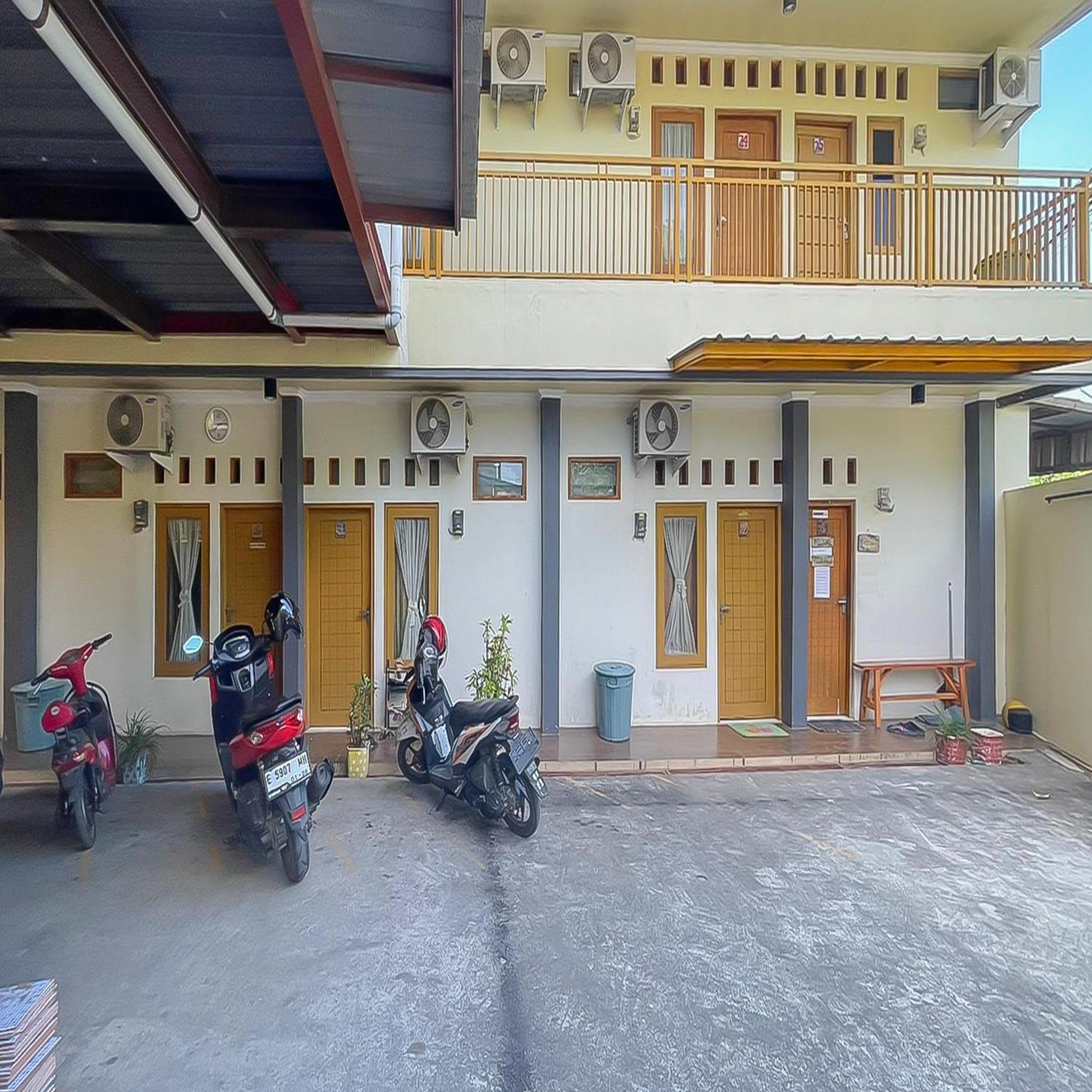OYO 2025 Pondok Wahidin Cirebon Bagian luar foto